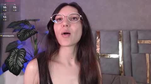 Snapshot of bianca_ks chatting on October 1, 3:22 am Bianca online show from October 1, 3:22 am