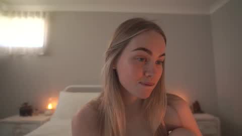 Snapshot of bibi_it_is chatting on September 13, 2:30 am Bibi online show from September 13, 2:30 am