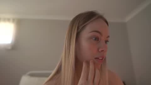 Snapshot of bibi_it_is chatting on March 6, 1:27 am Bibi online show from March 6, 1:27 am