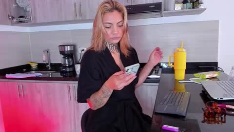 big__pussy69 online show from February 5, 3:04 pm