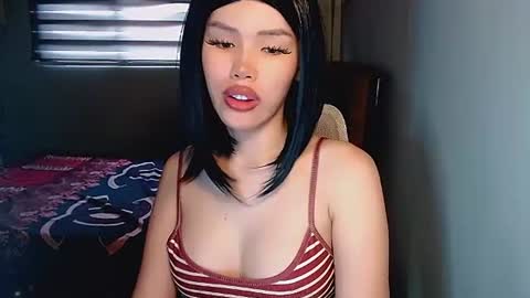 Mia online show from July 7, 1:19 am