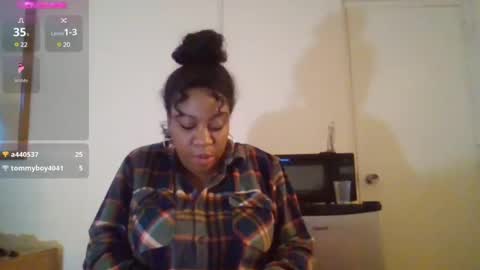 Ashley online show from December 5, 9:28 pm