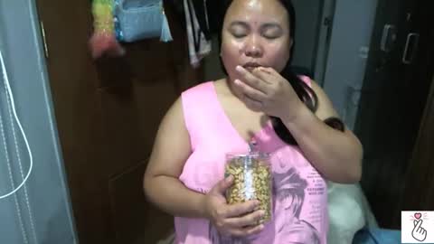 bigboobslyn online show from April 30, 6:35 pm