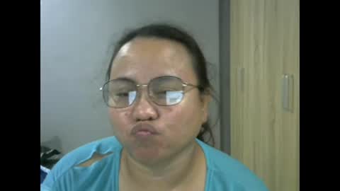 Snapshot of bigboobslyn chatting on September 18, 10:36 am bigboobslyn online show from September 18, 10:36 am