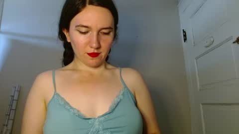 Isabella online show from July 2, 3:40 pm