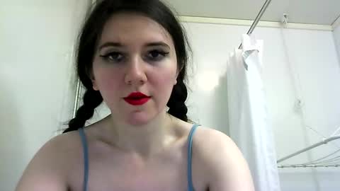 Isabella online show from March 1, 3:16 pm