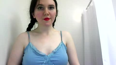 Isabella online show from March 5, 5:50 pm