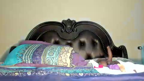 bigbuttsarena online show from June 12, 5:26 am