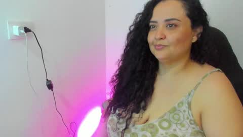 Cloe   online show from May 14, 3:29 pm
