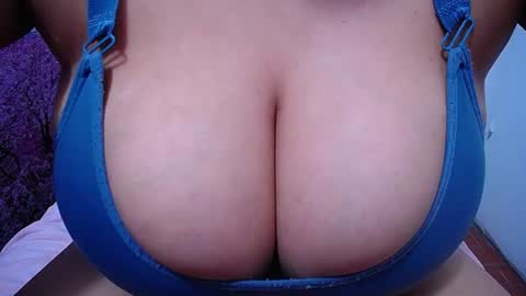  Sunny   online show from July 10, 2:01 am