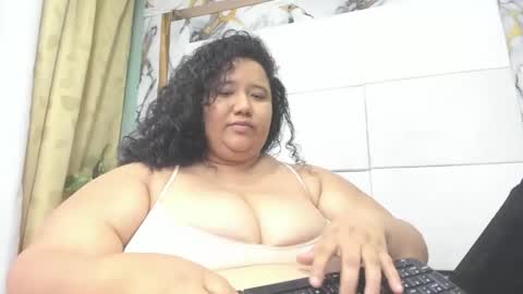 BigLucyy online show from April 28, 10:24 pm