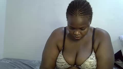 bigmama807715 online show from March 17, 5:17 pm