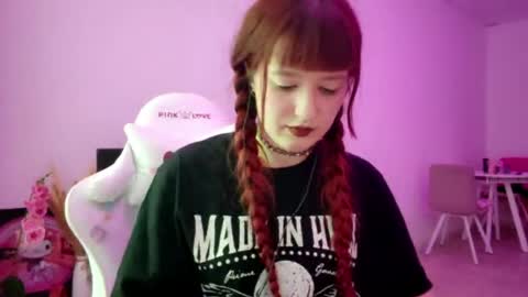 Bella online show from April 14, 8:31 pm