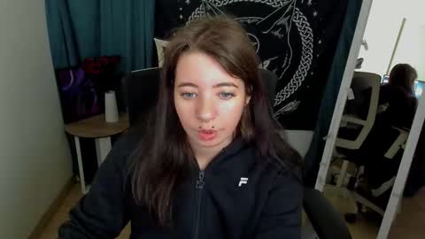 Snapshot of black_kittie_01 chatting on September 18, 12:26 pm Black Kittie Wednesday - 1300 - 1900 GMT help me get 100 thumbs up online show from September 18, 12:26 pm
