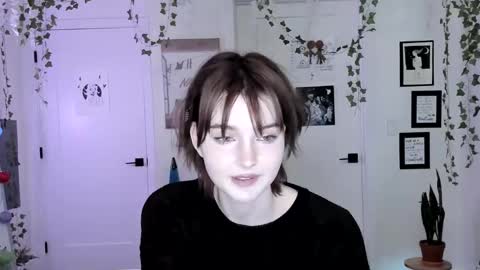 Ella online show from March 15, 9:39 pm