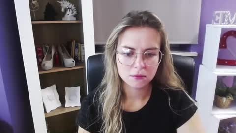 Snapshot of blackrosezoey chatting on September 30, 4:40 am Z O E Y online show from September 30, 4:40 am