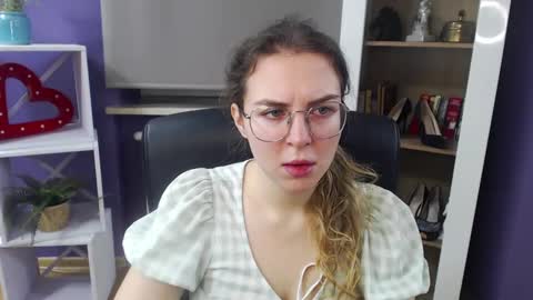 Snapshot of blackrosezoey chatting on January 30, 5:30 am Z O E Y online show from January 30, 5:30 am