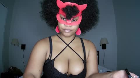 Snapshot of blacksirenqueen chatting on January 5, 3:11 am Queen Siren online show from January 5, 3:11 am