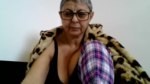 Snapshot of blackwidow05 chatting on February 10, 9:58 am Black Widow online show from February 10, 9:58 am