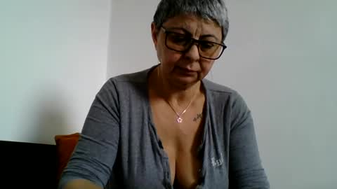Snapshot of blackwidow05 chatting on March 12, 8:41 am Black Widow online show from March 12, 8:41 am