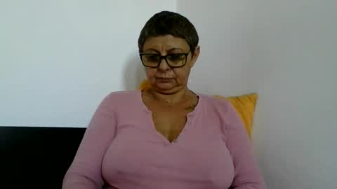 Snapshot of blackwidow05 chatting on October 21, 12:53 pm Black Widow online show from October 21, 12:53 pm