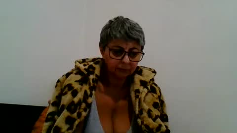 Snapshot of blackwidow05 chatting on December 8, 2:09 pm Black Widow online show from December 8, 2:09 pm