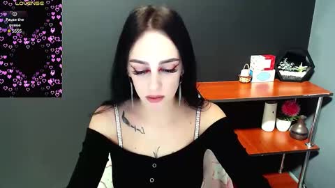 Ivy online show from December 28, 1:28 pm