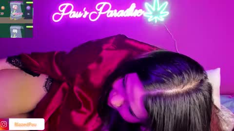 Pau online show from December 23, 1:42 am