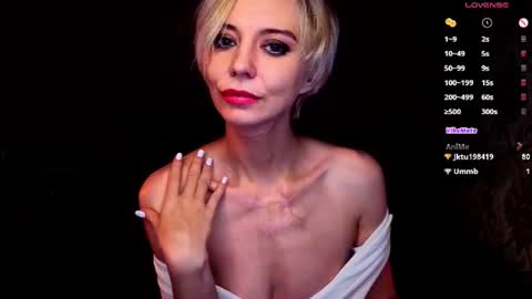 blond_ice_ann online show from July 10, 9:48 pm