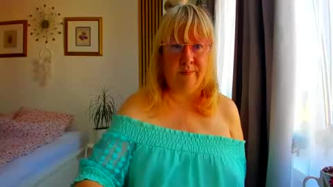 Nicole online show from June 23, 4:10 am