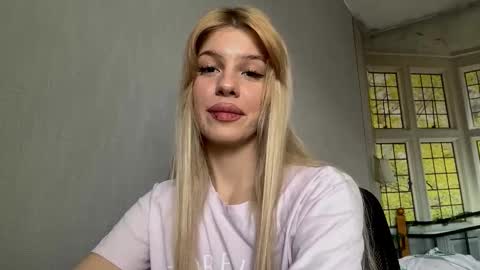 Evelina online show from November 15, 8:48 am