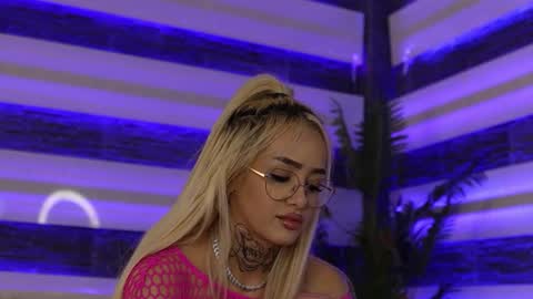 blondie_muller online show from November 21, 10:01 pm