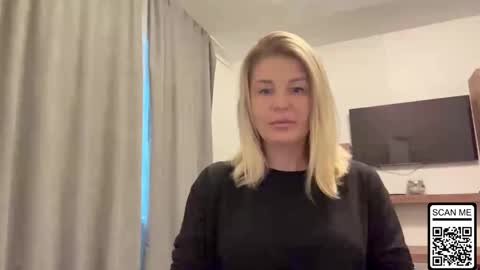 Snapshot of blondie_xoxoxo chatting on October 7, 8:19 am blondie_xoxoxo online show from October 7, 8:19 am