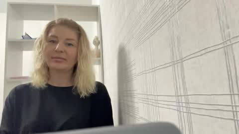 Snapshot of blondie_xoxoxo chatting on September 25, 8:02 am blondie_xoxoxo online show from September 25, 8:02 am