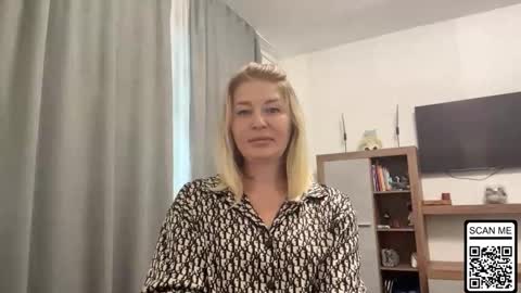 Snapshot of blondie_xoxoxo chatting on October 3, 9:36 am blondie_xoxoxo online show from October 3, 9:36 am