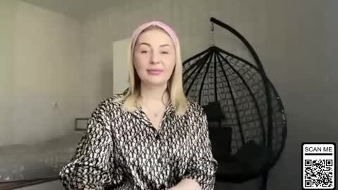blondie_xoxoxo online show from May 5, 6:49 am