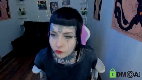 Mary online show from April 2, 7:55 pm