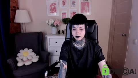 Mary online show from May 1, 10:29 am