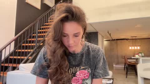 Emma Bloom online show from December 5, 9:05 pm