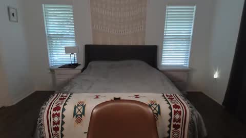 Sarah Zee online show from November 25, 5:37 pm