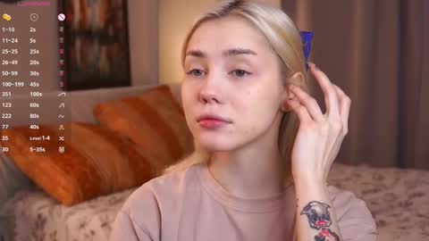 Adeline online show from December 5, 6:46 am