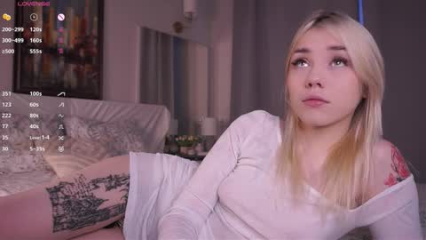 Adeline online show from December 20, 6:28 am