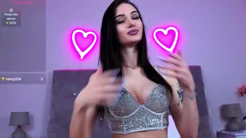 Snapshot of blue_heartt chatting on October 10, 8:25 pm blue_heartt online show from October 10, 8:25 pm