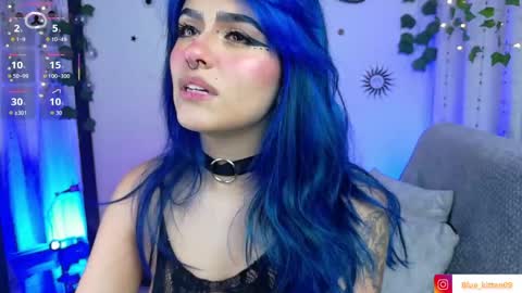blue_kittenn online show from June 5, 6:52 am