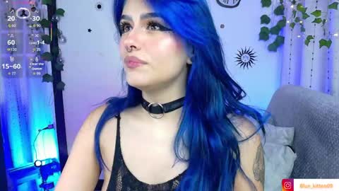 blue_kittenn online show from June 5, 4:38 am