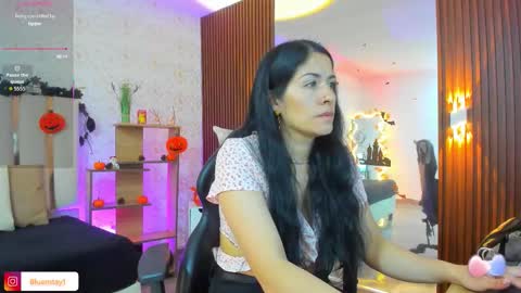Snapshot of blue_tay1 chatting on October 15, 12:19 pm blue_tay1 online show from October 15, 12:19 pm