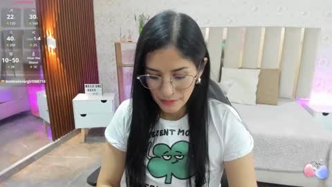 Snapshot of blue_tay1 chatting on September 27, 12:23 pm blue_tay1 online show from September 27, 12:23 pm