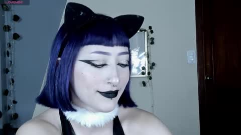 sophie  online show from November 12, 6:50 pm