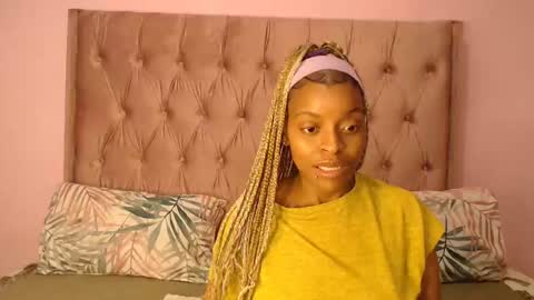 Snapshot of bluedi622952 chatting on March 9, 2:10 pm Tee online show from March 9, 2:10 pm