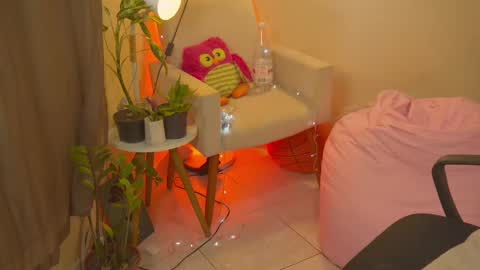 Snapshot of bluemysticlady chatting on September 22, 12:14 pm FLORAA online show from September 22, 12:14 pm